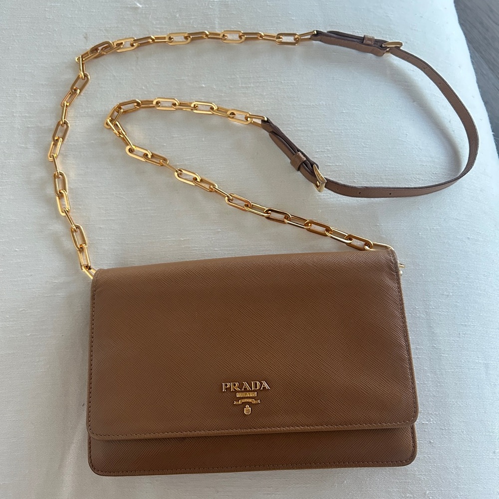 PRADA Saffiano Wallet on Chain